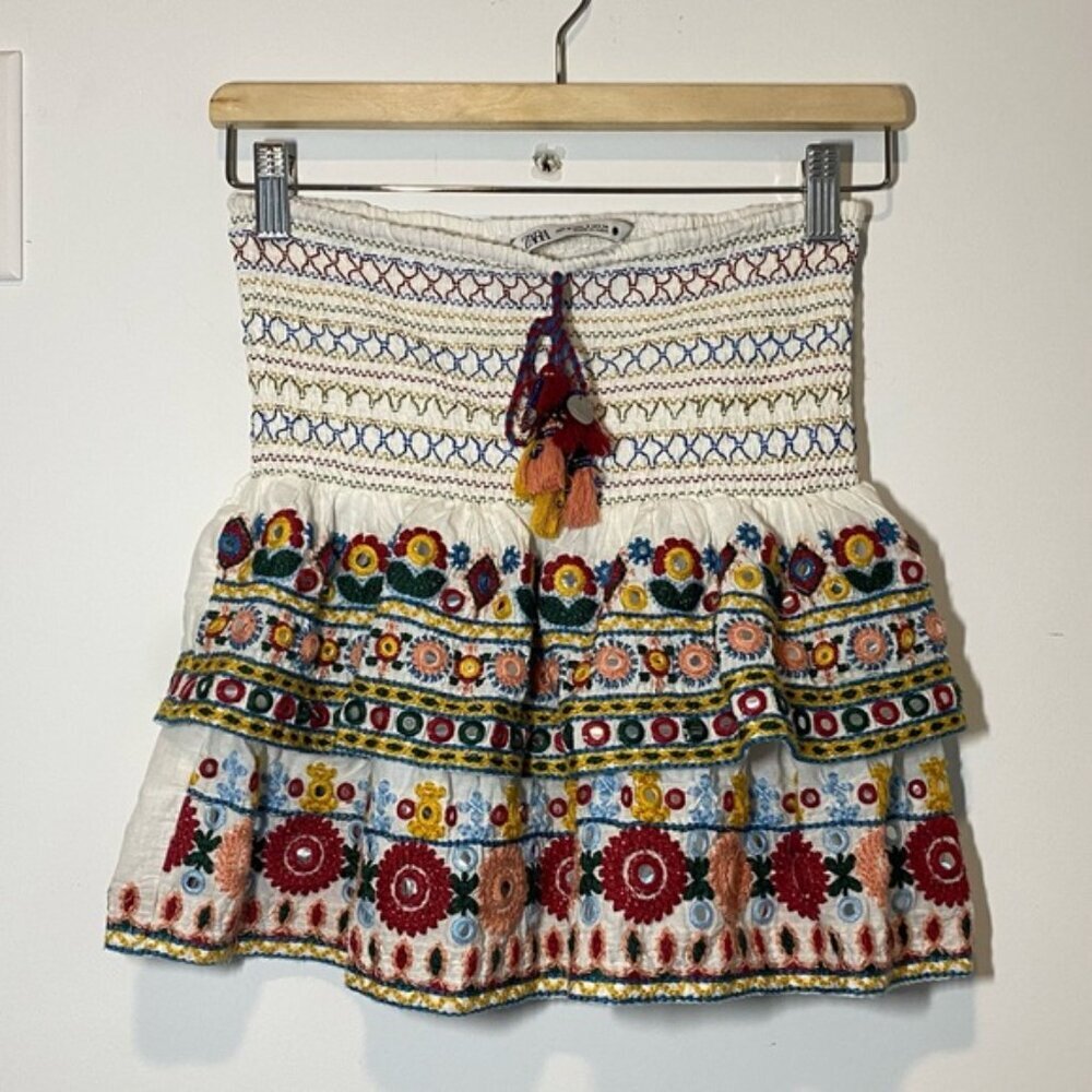 Zara White Embroidered Mini Skirt — Size S - Picture 6 of 10